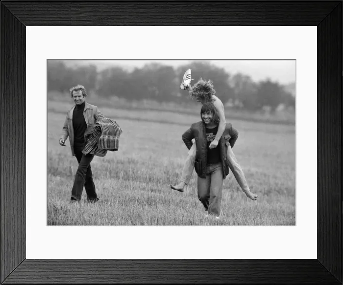 Framed Print : Roger Daltrey, lead singer of The Who rock group, learning to fly a hang glider for Framed Print : Roger Daltrey, lead singer of The Who rock group, learning to fly a hang glider for