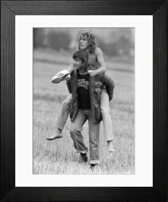 Framed Print : Roger Daltrey, lead singer of The Who rock group, learning to fly a hang glider for Framed Print : Roger Daltrey, lead singer of The Who rock group, learning to fly a hang glider for