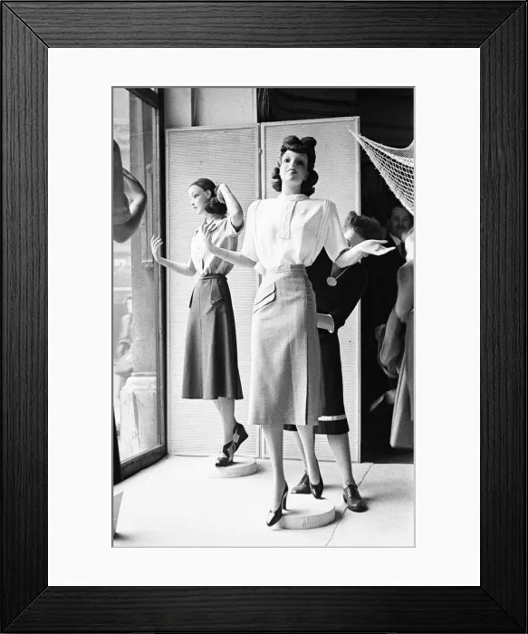 Framed Print : Scenes from inside the shop window at Peter Robinsons Department Store, London Framed Print : Scenes from inside the shop window at Peter Robinsons Department Store, London