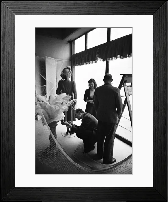 Framed Print : Scenes from inside the shop window at Peter Robinsons Department Store, London Framed Print : Scenes from inside the shop window at Peter Robinsons Department Store, London