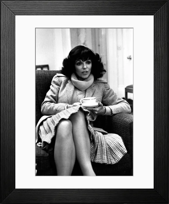 Framed Print : Actress Joan Collins in Newcastle on 27th February 1980 to promote her latest film Framed Print : Actress Joan Collins in Newcastle on 27th February 1980 to promote her latest film