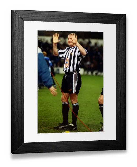 Framed Print : Footballer Paul Gascoigne - Gazza Paul Gascoigne turns out in a Newcastle United Framed Print : Footballer Paul Gascoigne - Gazza Paul Gascoigne turns out in a Newcastle United