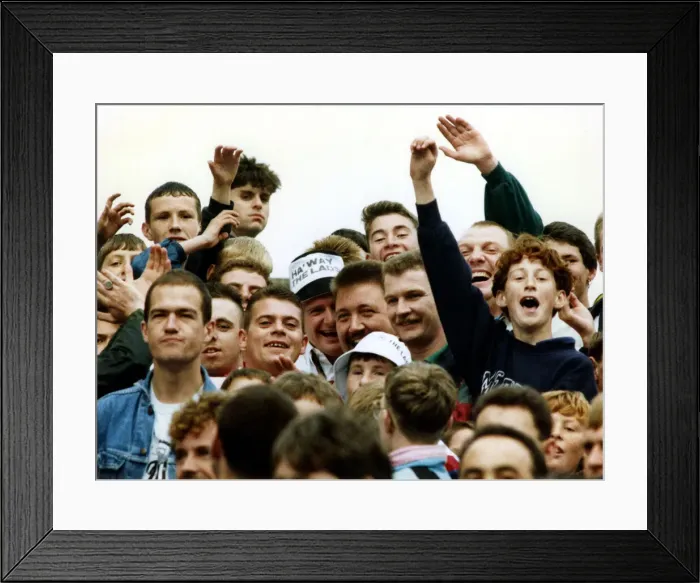 Framed Print : Footballer Paul Gascoigne - Gazza Paul Gascoigne mingles amongst the Newcastle