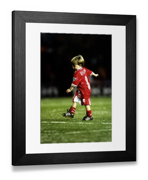 Framed Print : Footballer Paul Gascoigne - Gazza Like father like son - three-year-old Regan