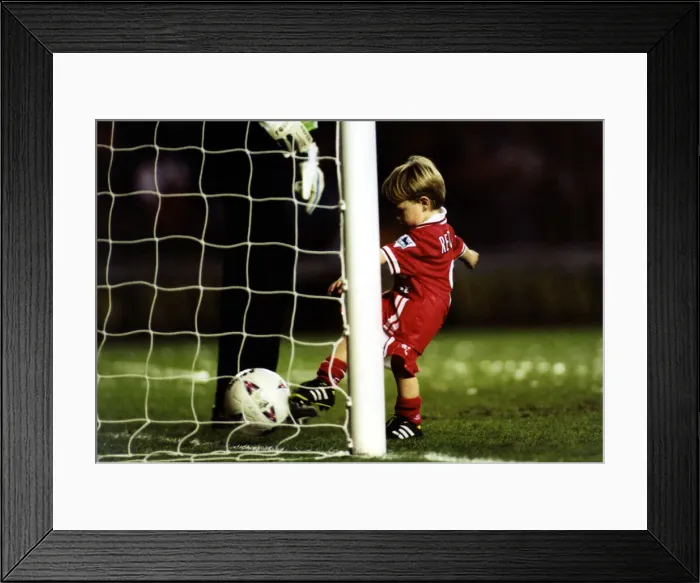 Framed Print : Footballer Paul Gascoigne - Gazza Like father like son - three-year-old Regan Framed Print : Footballer Paul Gascoigne - Gazza Like father like son - three-year-old Regan