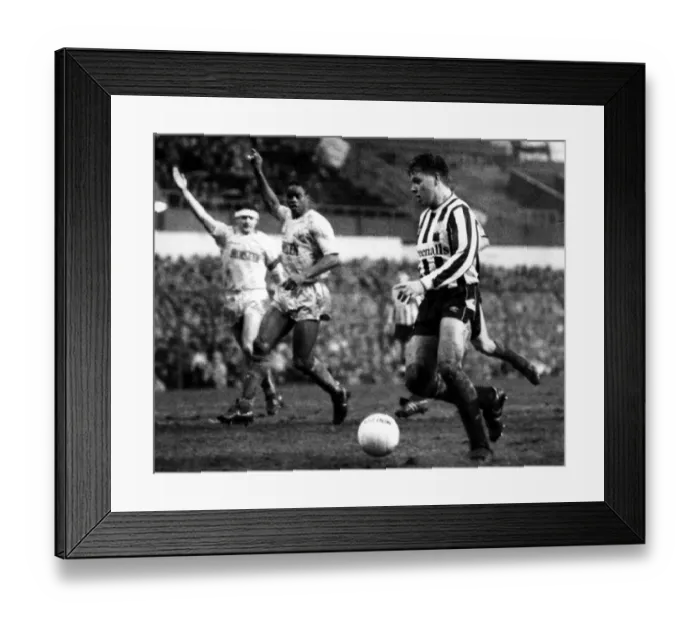 Framed Print : Footballer Paul Gascoigne - Gazza Newcastle United v Tottenham Hotspur 23 January Framed Print : Footballer Paul Gascoigne - Gazza Newcastle United v Tottenham Hotspur 23 January