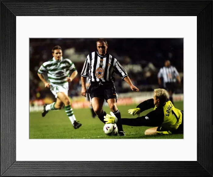 Framed Print : Footballer Paul Gascoigne - Gazza Paul Gascoigne turns out in a Newcastle United Framed Print : Footballer Paul Gascoigne - Gazza Paul Gascoigne turns out in a Newcastle United