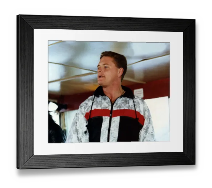 Framed Print : Footballer Paul Gascoigne - Gazza Paul Gascoigne with Lindisfarne promoting their Framed Print : Footballer Paul Gascoigne - Gazza Paul Gascoigne with Lindisfarne promoting their
