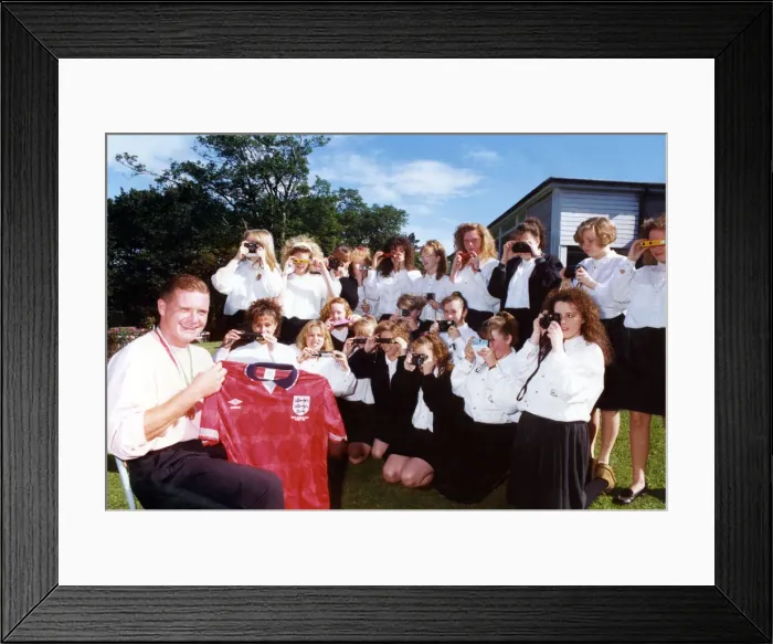 Framed Print : Footballer Paul Gascoigne - Gazza Paul Gascoigne at his former school Heathfield Framed Print : Footballer Paul Gascoigne - Gazza Paul Gascoigne at his former school Heathfield
