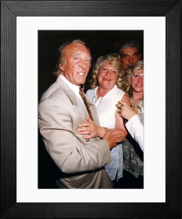 Framed Print : Footballer Paul Gascoigne - Gazza A party organised by Steve Wraith to Framed Print : Footballer Paul Gascoigne - Gazza A party organised by Steve Wraith to