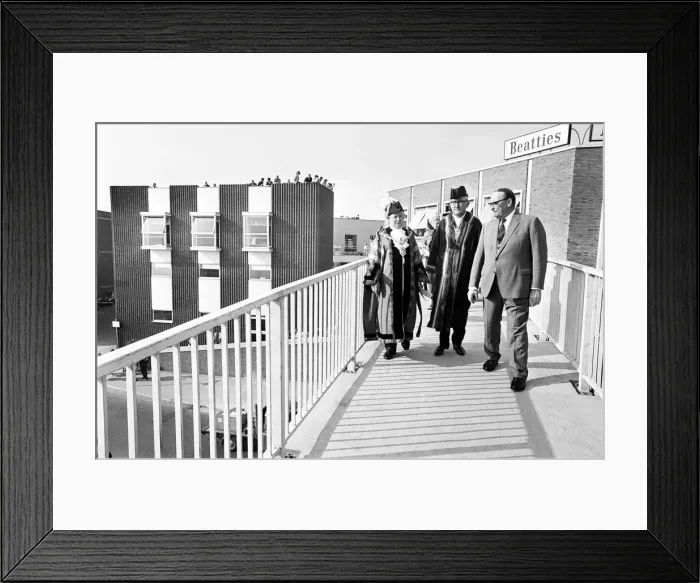 Framed Print : The Sir Winston Spencer Churchill Memorial Screen, Unveiled by Viscount Cobham to Framed Print : The Sir Winston Spencer Churchill Memorial Screen, Unveiled by Viscount Cobham to