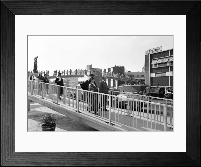 Framed Print : The Sir Winston Spencer Churchill Memorial Screen, Unveiled by Viscount Cobham to Framed Print : The Sir Winston Spencer Churchill Memorial Screen, Unveiled by Viscount Cobham to