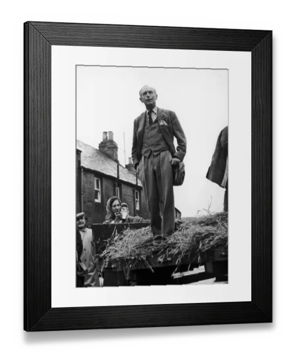 Framed Print : Sir Alec Douglas Home came a by-election cropper on Tuesday 29th October 1963 Framed Print : Sir Alec Douglas Home came a by-election cropper on Tuesday 29th October 1963