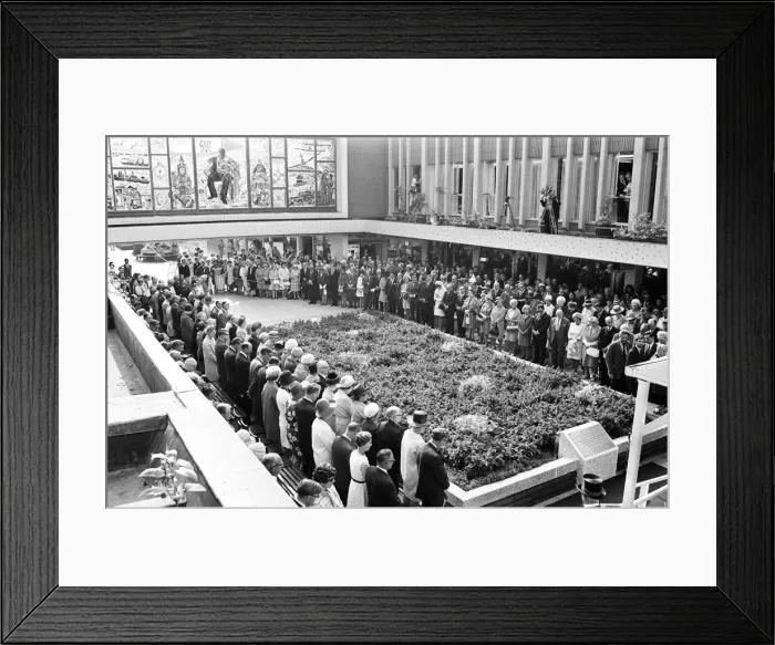 Framed Print : The Sir Winston Spencer Churchill Memorial Screen, Unveiled by Viscount Cobham to Framed Print : The Sir Winston Spencer Churchill Memorial Screen, Unveiled by Viscount Cobham to
