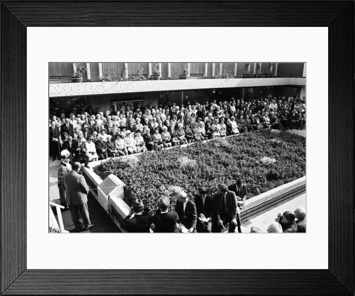 Framed Print : The Sir Winston Spencer Churchill Memorial Screen, Unveiled by Viscount Cobham to Framed Print : The Sir Winston Spencer Churchill Memorial Screen, Unveiled by Viscount Cobham to