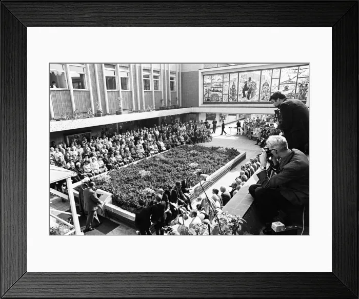 Framed Print : The Sir Winston Spencer Churchill Memorial Screen, Unveiled by Viscount Cobham to Framed Print : The Sir Winston Spencer Churchill Memorial Screen, Unveiled by Viscount Cobham to