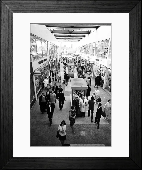 Framed Print : The Sir Winston Spencer Churchill Memorial Screen, Unveiled by Viscount Cobham to Framed Print : The Sir Winston Spencer Churchill Memorial Screen, Unveiled by Viscount Cobham to