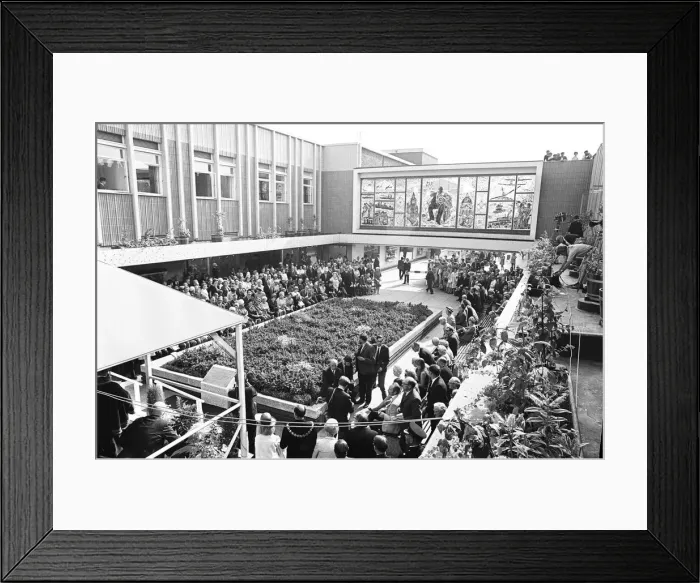 Framed Print : The Sir Winston Spencer Churchill Memorial Screen, Unveiled by Viscount Cobham to Framed Print : The Sir Winston Spencer Churchill Memorial Screen, Unveiled by Viscount Cobham to