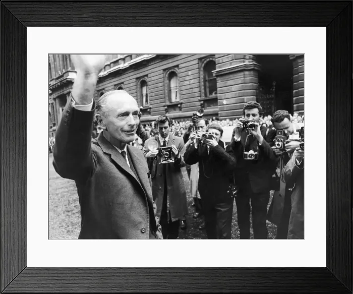 Framed Print : Sir Alec Douglas Home faces a battery of cameras on his return from Buckingham Palace Framed Print : Sir Alec Douglas Home faces a battery of cameras on his return from Buckingham Palace