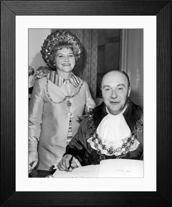 Framed Print : Alderman Neville Bruce Alfred Bosworth seen here on his appointment as Lord Mayor of Framed Print : Alderman Neville Bruce Alfred Bosworth seen here on his appointment as Lord Mayor of