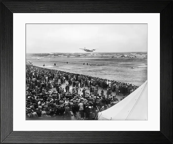 Framed Print : Handley Page Herald dives in front of public at the Farnborough air-show Framed Print : Handley Page Herald dives in front of public at the Farnborough air-show