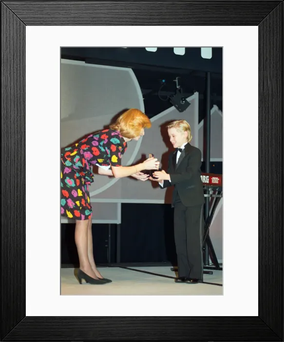 Framed Print : Daily Mirror sponsored British Video Awards. Macaulay Culkin collects his award Framed Print : Daily Mirror sponsored British Video Awards. Macaulay Culkin collects his award