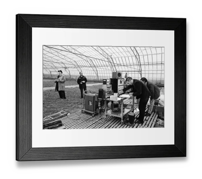 Framed Print : Waiting for Concorde-sonic boom experiment being carried out at Efford experimental Framed Print : Waiting for Concorde-sonic boom experiment being carried out at Efford experimental