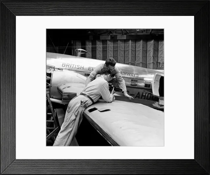 Framed Print : Viking vickers airliners under construction. Circa 1946 Framed Print : Viking vickers airliners under construction. Circa 1946