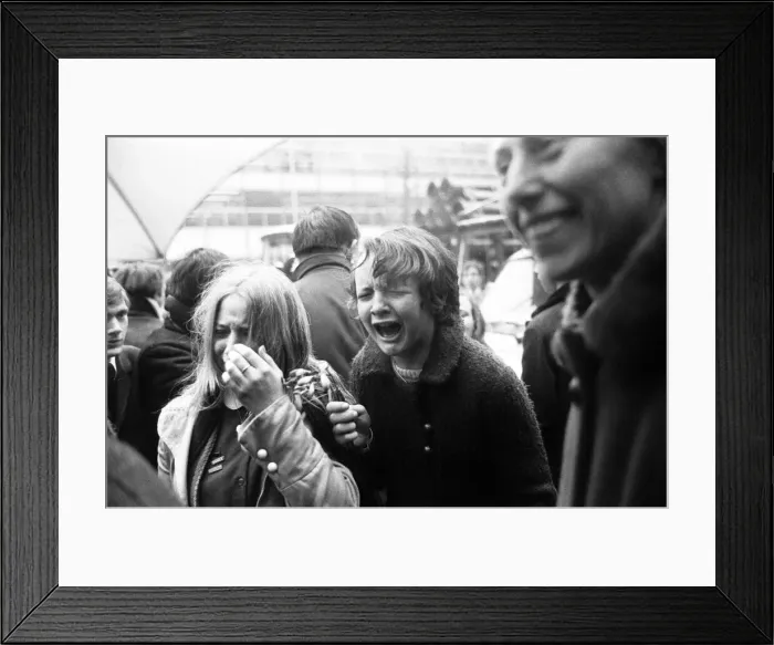 Framed Print : Civil Wedding of Paul McCartney & Linda Eastman, Marylebone Register Office, London Framed Print : Civil Wedding of Paul McCartney & Linda Eastman, Marylebone Register Office, London
