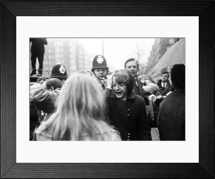 Framed Print : Civil Wedding of Paul McCartney & Linda Eastman, Marylebone Register Office, London