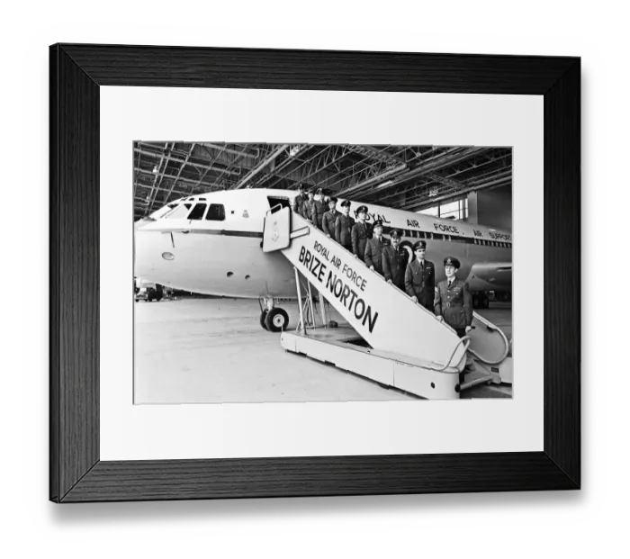 Framed Print : VC10 crew for Queens flight to South Africa 30h October 1968