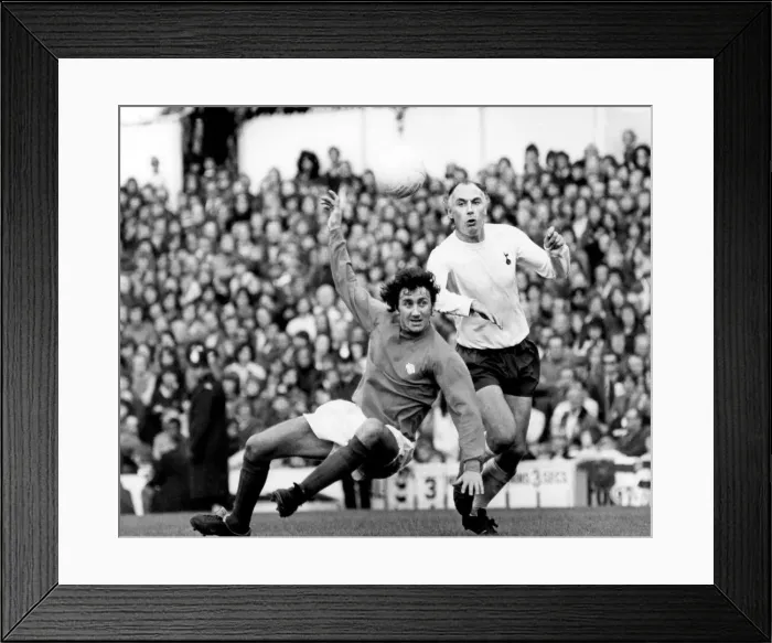 Framed Print : Derbys Roy McFarland (left) tussels with Alan Gilzean of Tottenham Hotspur during Framed Print : Derbys Roy McFarland (left) tussels with Alan Gilzean of Tottenham Hotspur during