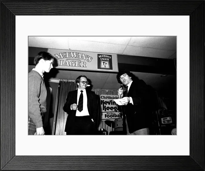 Framed Print : The Kevin Keegan Roadshow at the Heaton RAOB Club in February 1983 Kevin on stage Framed Print : The Kevin Keegan Roadshow at the Heaton RAOB Club in February 1983 Kevin on stage