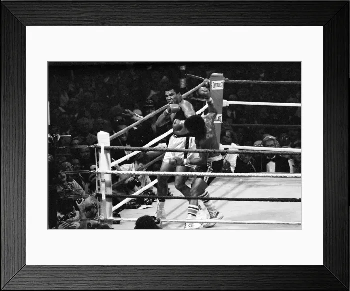 Framed Print : Muhammad Ali second match with Leon Spinks, at the Louisiana Superdome on September 15