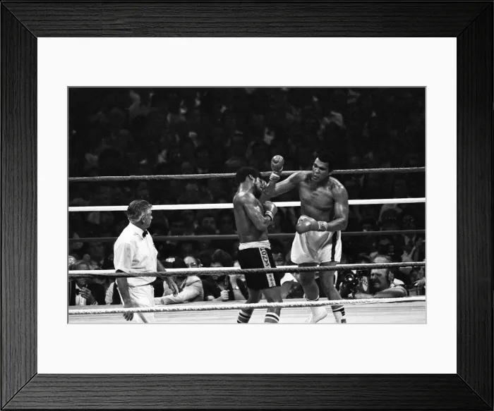 Framed Print : Muhammad Alis second match with Leon Spinks, at the Louisiana Superdome on September