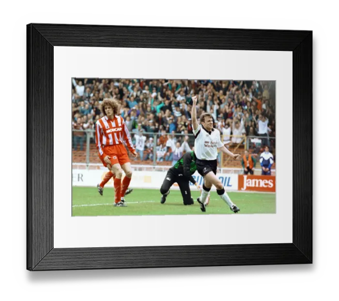 Framed Print : Anglo Italian Cup Final at Wembley Stadium. Derby County v Cremonese