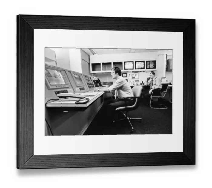 Framed Print : Aircraft control room at Gatwick Airport. 21st June 1983 Framed Print : Aircraft control room at Gatwick Airport. 21st June 1983