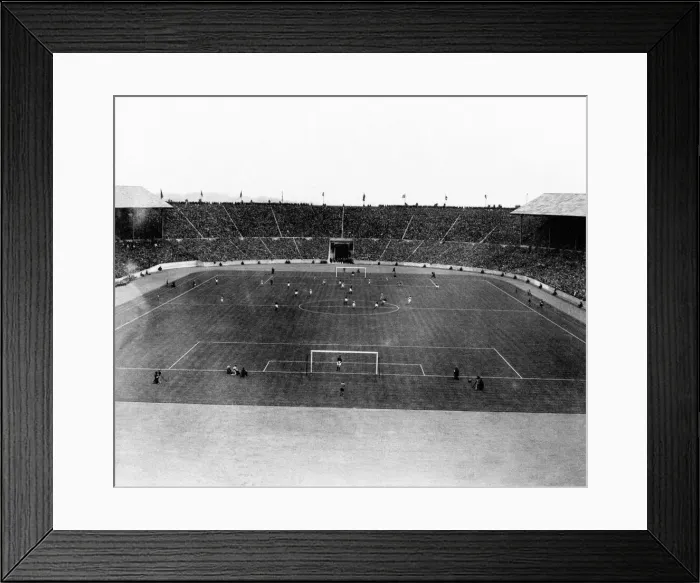 Framed Print : FA Cup Final at Wembley Stadium. Cardiff City 1 v Arsenal 0 Framed Print : FA Cup Final at Wembley Stadium. Cardiff City 1 v Arsenal 0