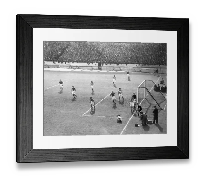 Framed Print : English League Division One match at Stamford Bridge. Chelsea 3 v West Bromwich Framed Print : English League Division One match at Stamford Bridge. Chelsea 3 v West Bromwich