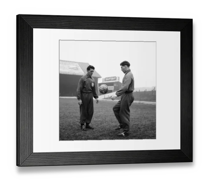 Framed Print : Cardiff City footballer Colin Baker during training. 10th January 1960