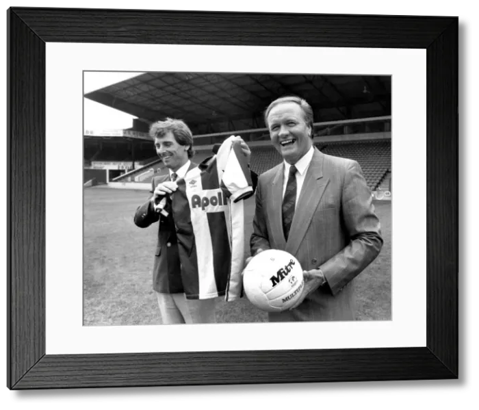 Framed Print : West Bromwich Albion manager Ron Atkinson on his return to the Hawthorns Framed Print : West Bromwich Albion manager Ron Atkinson on his return to the Hawthorns