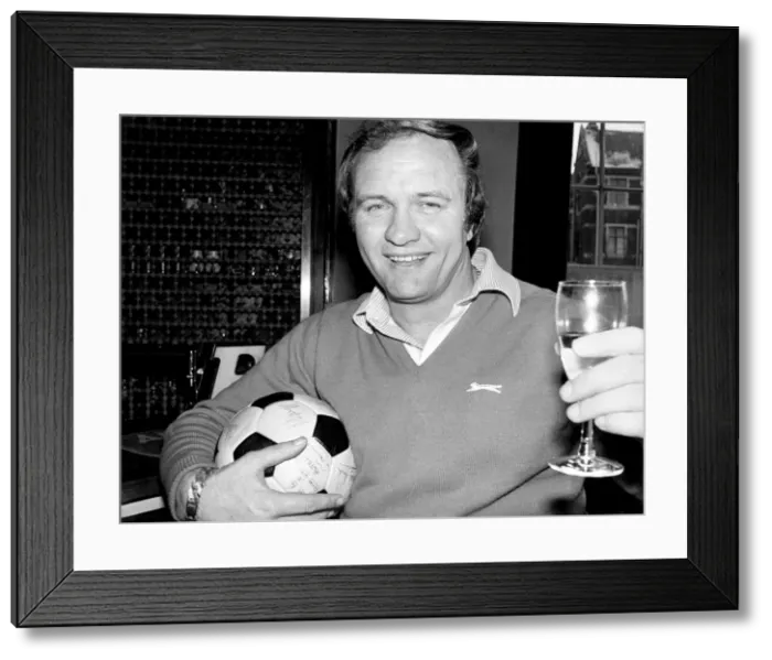 Framed Print : Manager of West Bromwich Albion Ron Atkinson enjoys a glass of champagne Framed Print : Manager of West Bromwich Albion Ron Atkinson enjoys a glass of champagne
