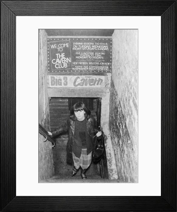 Framed Print : Mersey Beat Feature, 28th December 1963. Girl at entrance to The Cavern Club