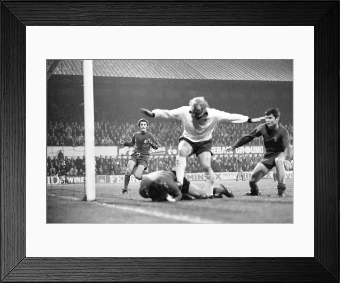 Framed Print : European Cup Second Round First Leg match at the Baseball Ground Framed Print : European Cup Second Round First Leg match at the Baseball Ground