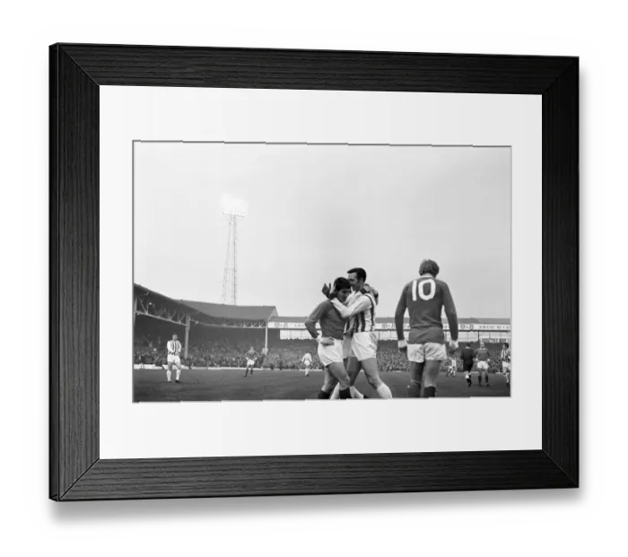 Framed Print : English League Division One match at The Hawthorns. West Bromwich Albion 6 v