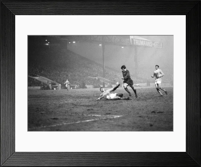 Framed Print : English League Division One match at Maine Road. Manchester City 0 v West Bromwich Framed Print : English League Division One match at Maine Road. Manchester City 0 v West Bromwich