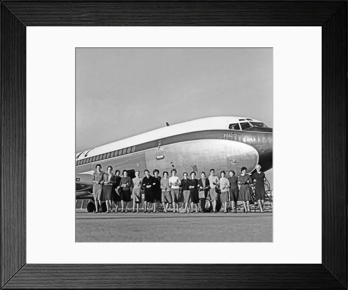 Framed Print : BOAC overseas secretaries visit London. 16th November 1960 Framed Print : BOAC overseas secretaries visit London. 16th November 1960