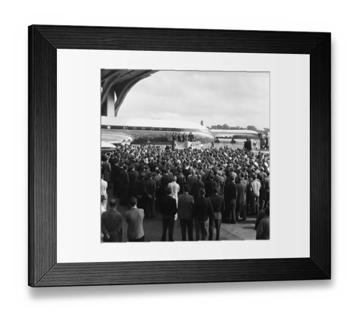 Framed Print : BOCA receive their delivery of their first Comet IV from De Havilland Framed Print : BOCA receive their delivery of their first Comet IV from De Havilland