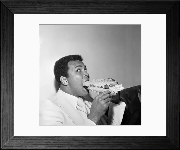 Framed Print : Muhammad Ali the Louisville Lip silenced by a Stottie cake
