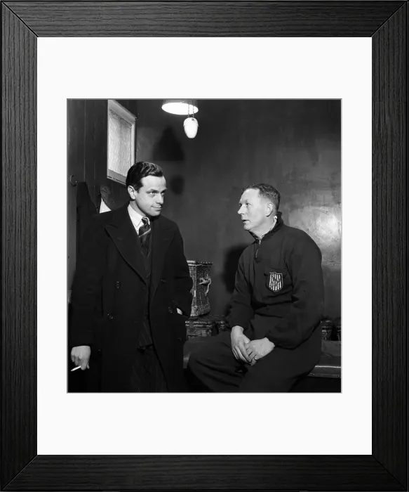 Framed Print : West Bromwich Albion F. C. Billy Richardson Coach. March 1949 O17171-002